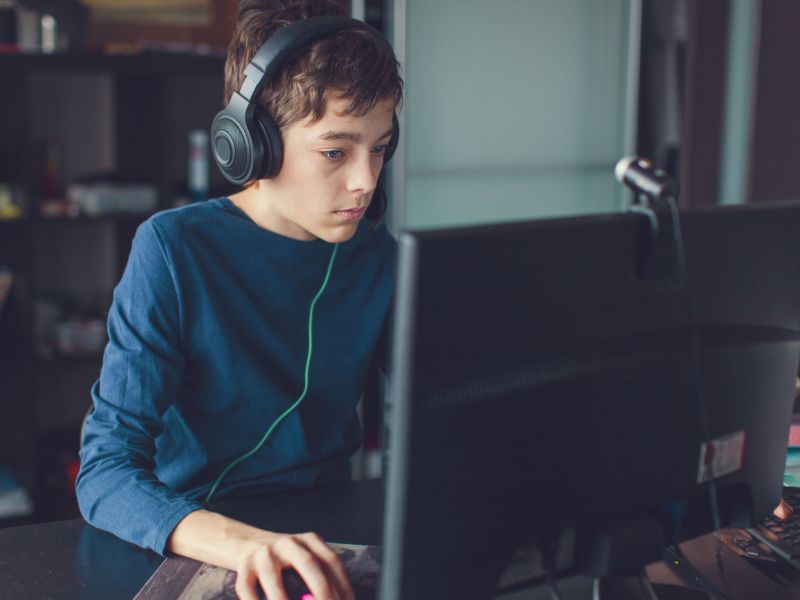 What is Minecraft? How can I get free Minecraft?